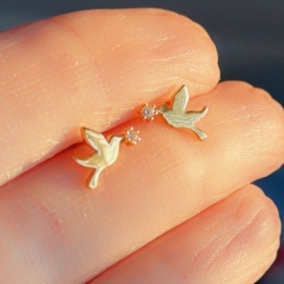 14k Gold Vermeil Tiny Bird Studs - Picture 7 of 15